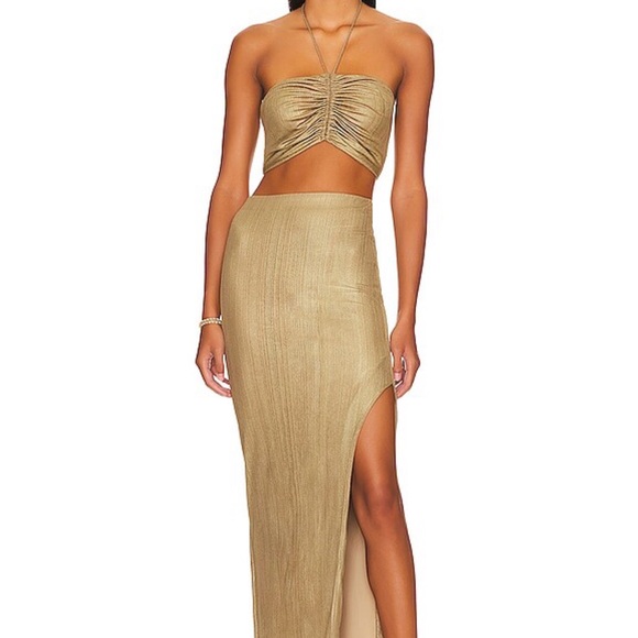 Revolve Set - Picture 2 of 4